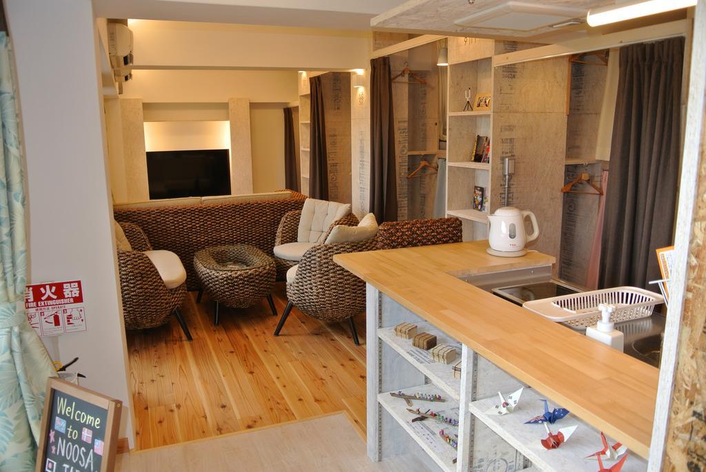 Backpackers Hotel NOOSA JAPAN in Takatsuki Tonda Bagian luar foto