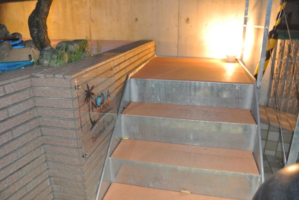 Backpackers Hotel NOOSA JAPAN in Takatsuki Tonda Bagian luar foto