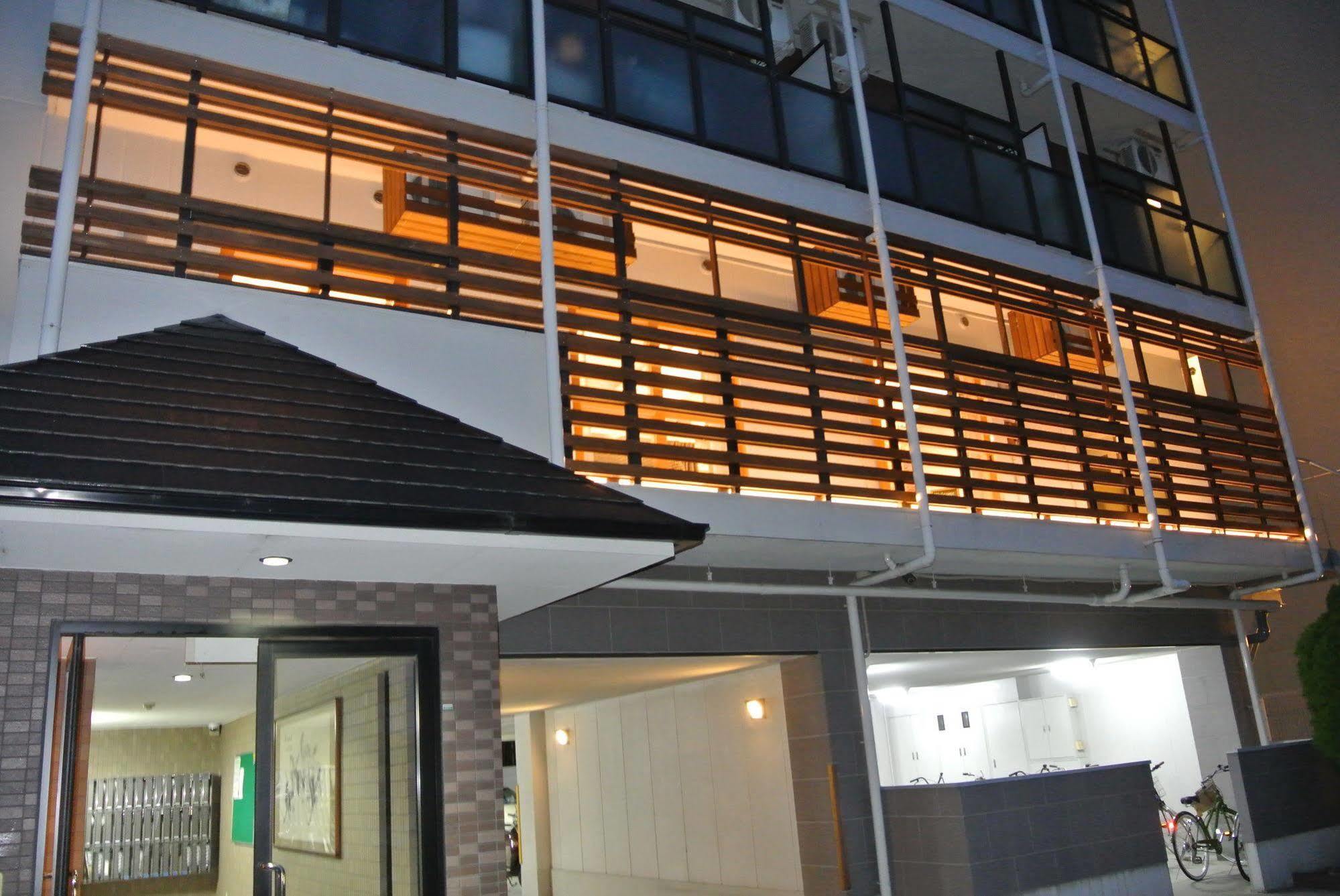 Backpackers Hotel NOOSA JAPAN in Takatsuki Tonda Bagian luar foto