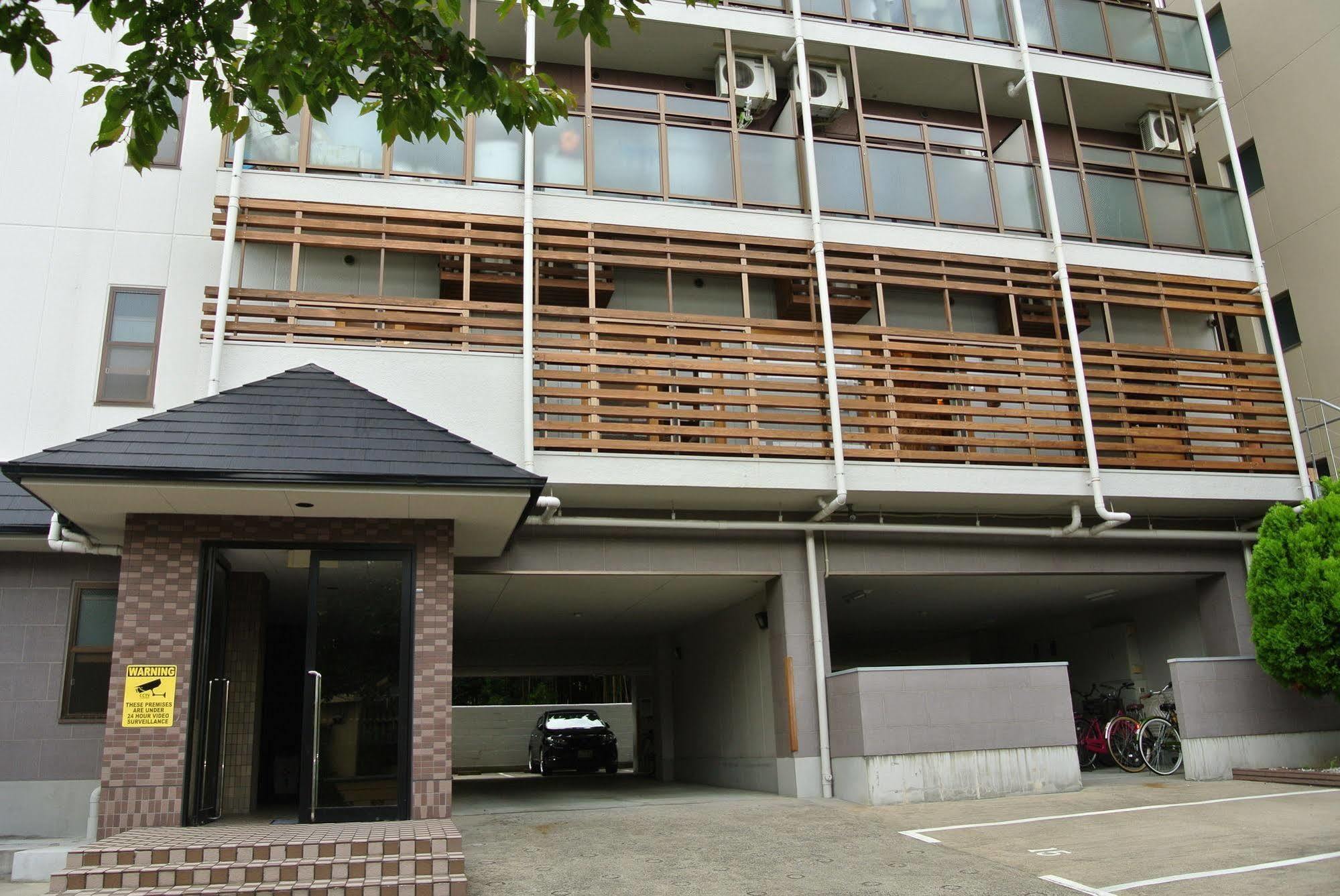 Backpackers Hotel NOOSA JAPAN in Takatsuki Tonda Bagian luar foto