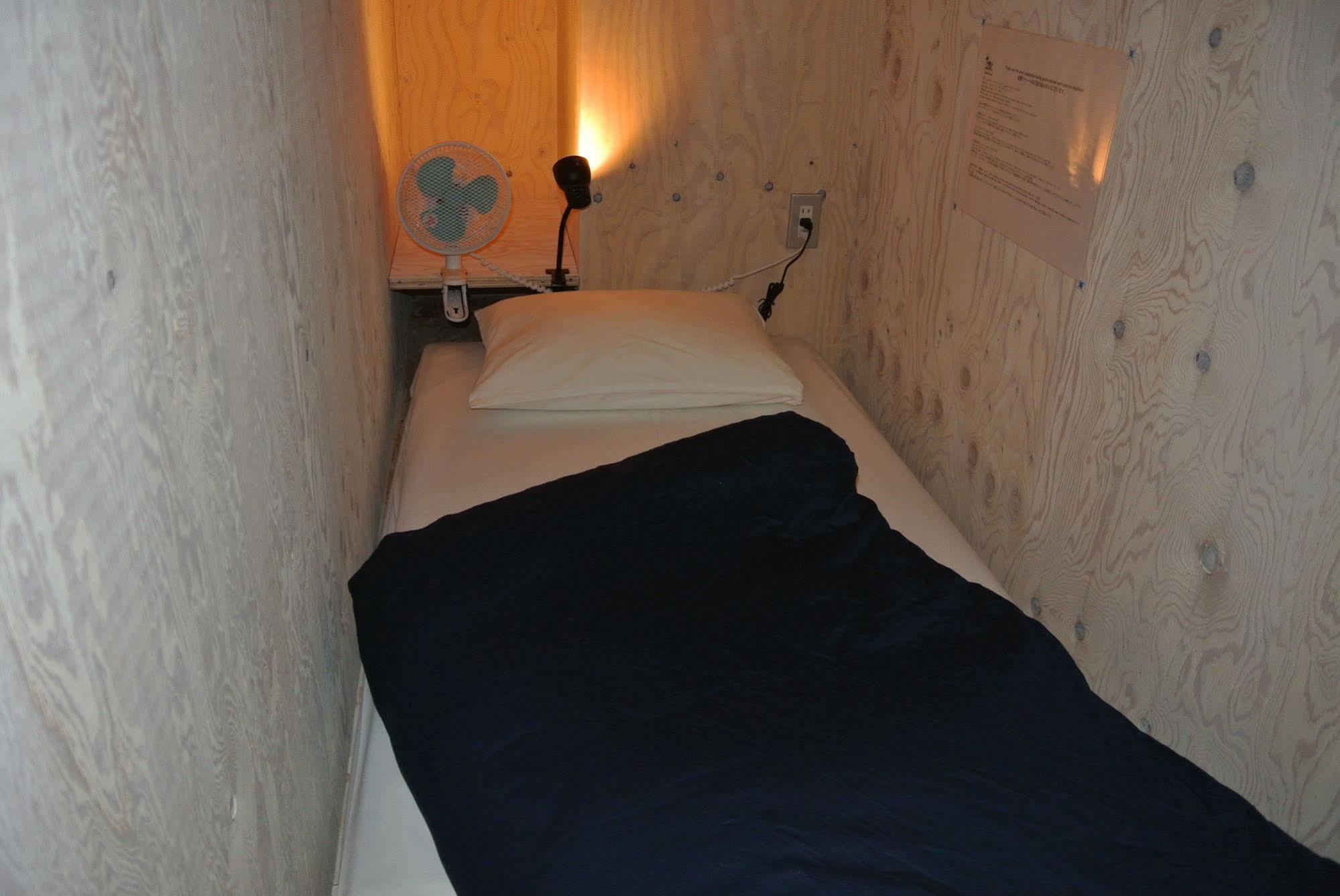 Backpackers Hotel NOOSA JAPAN in Takatsuki Tonda Bagian luar foto